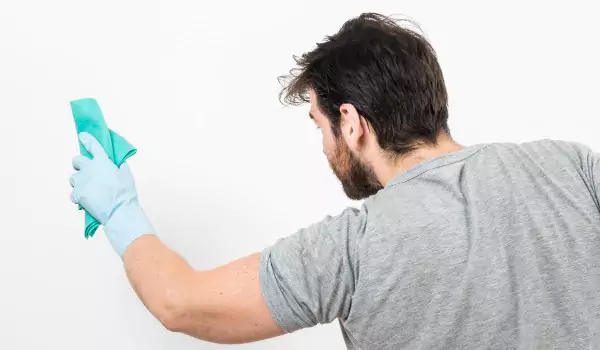 technique to clean a wall